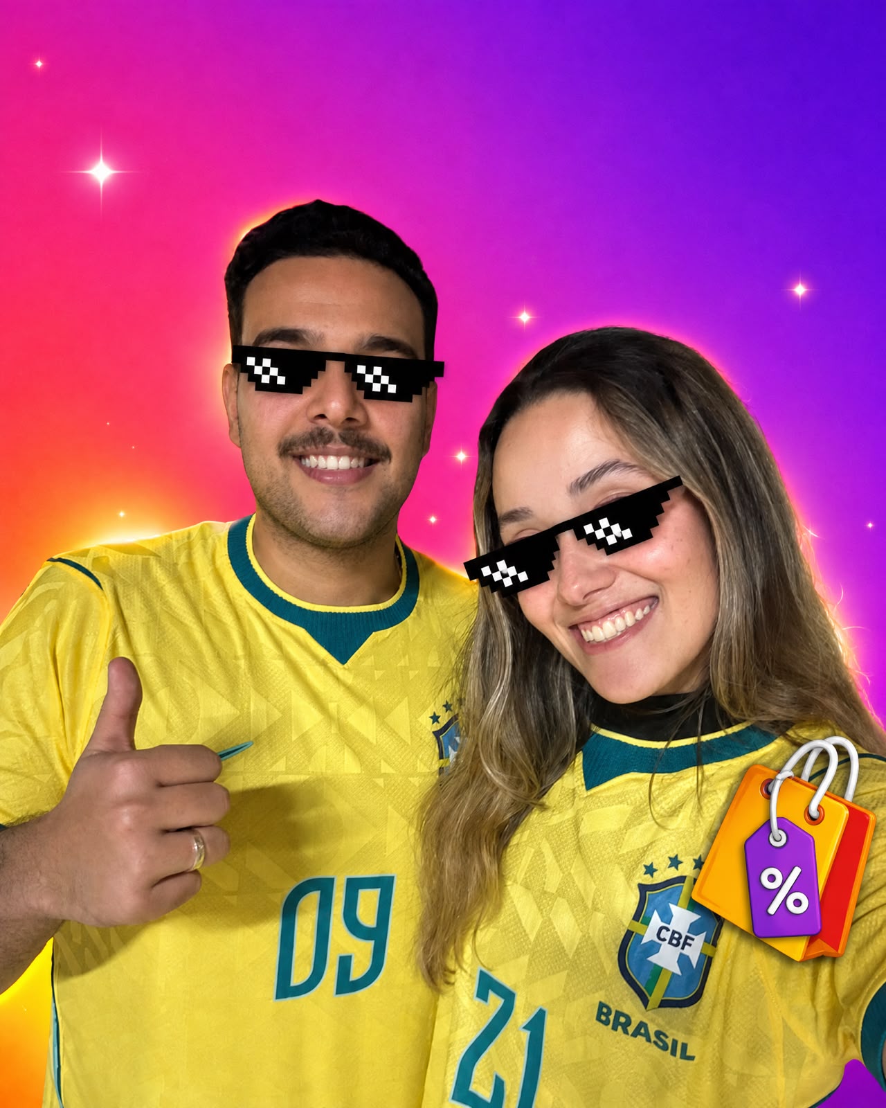 Casal sorrindo com camisa do Brasil, comunidade Achado dos Mô